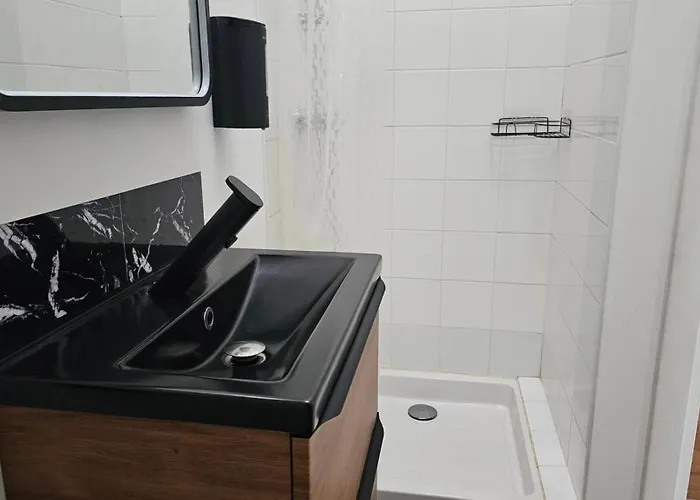 Alloggio in famiglia Du Calme En Pleine Jacuzzi *