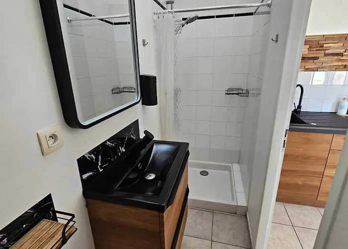 Alloggio in famiglia Du Calme En Pleine Jacuzzi *