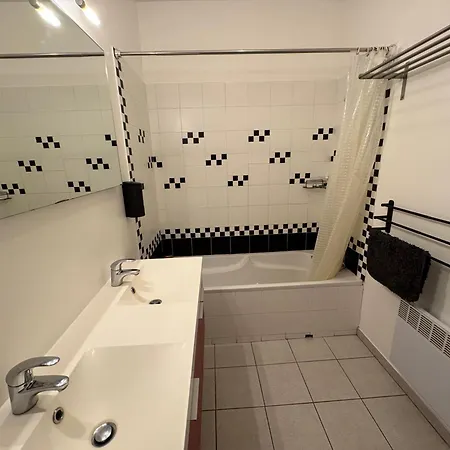 Du Calme En Pleine Jacuzzi Homestay szállás Bordeaux